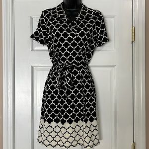 Max Studio Short Sleeve V-Neck Dress